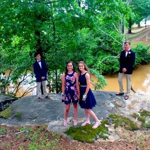 Navy homecoming/part dress size xs dancing Queen dress. So cute. Worn once